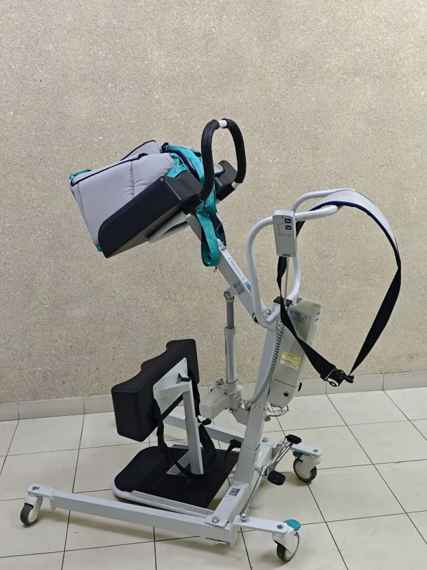 Aktivna dizalica za ustajanje i transfer pacijenata lifter