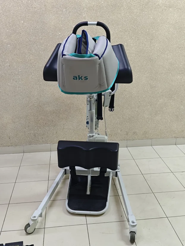 Aktivna dizalica za ustajanje i transfer pacijenata lifter