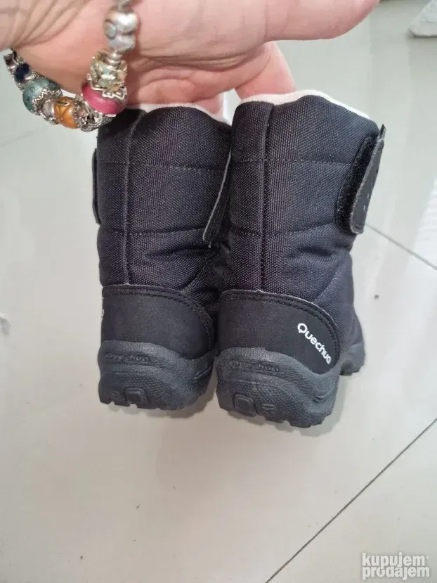 Tople Decatlon cizme br 24