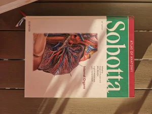 Prodajem medicinske atlase na engleskom