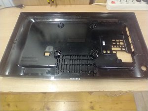 Plastični poklopac za Samsung TV UE32ES6340S