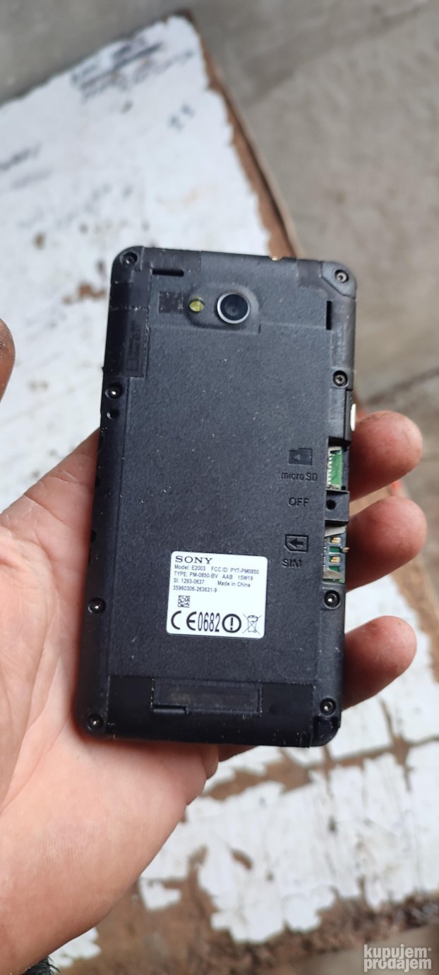mobilni sony xperia e2003 neispitan