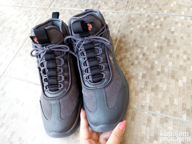 Nike Air Max AXIS Mid broj KupujemProdajem