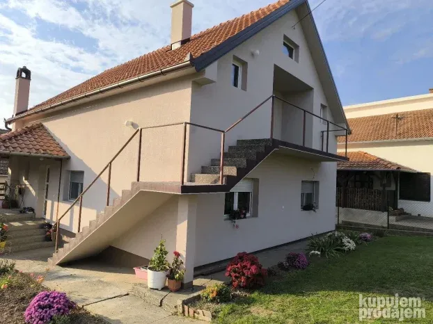 bravar,metalne ograde,kapije,resetke ,sve od metala, bravar