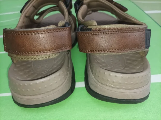 sandale 42 broj SKECHERS vrhunske