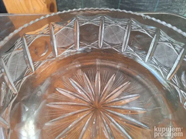 Кристална чинија