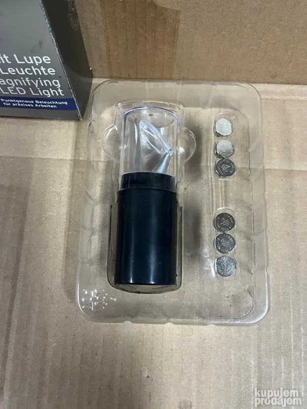 Pinceta sa Lupom i LED lampom - TCHIBO Germany NOVO