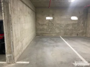 Garažno mesto,12m2,Novo Naselje!
