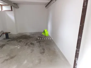 Garaža kod parka Sveti Sava