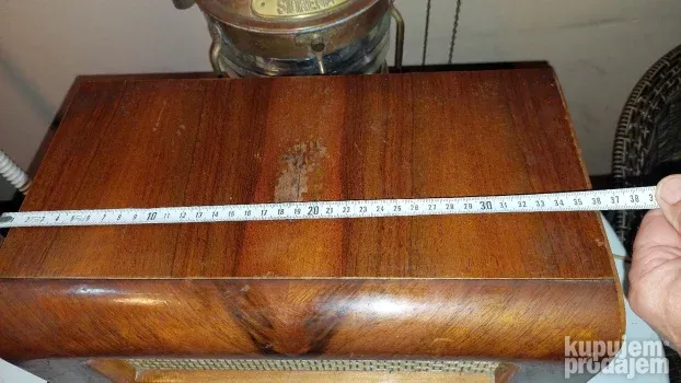 Stari radio aparat Orion iz 1955 god