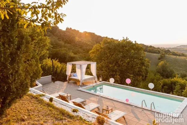 Sremska Kamenica, 3.0 trosobna, 165 m²