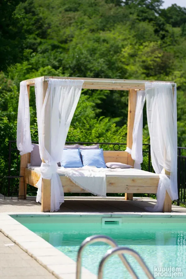 Sremska Kamenica, 3.0 trosobna, 165 m²