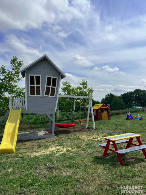 Sremska Kamenica, 3.0 trosobna, 165 m²