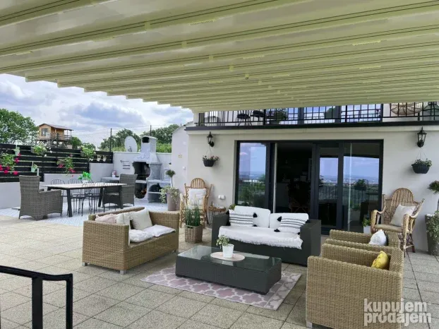 Sremska Kamenica, 3.0 trosobna, 165 m²