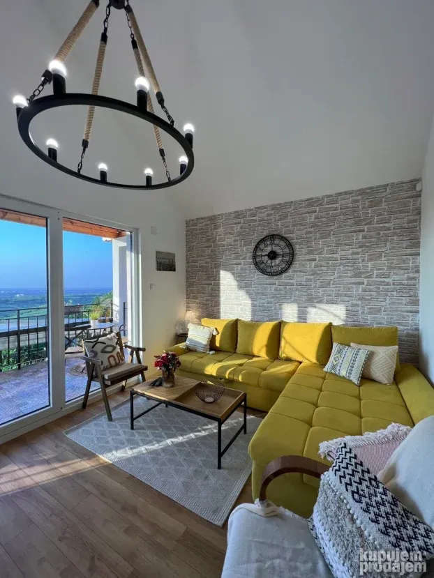 Sremska Kamenica, 3.0 trosobna, 165 m²