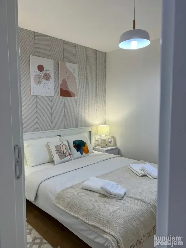 Sremska Kamenica, 3.0 trosobna, 165 m²