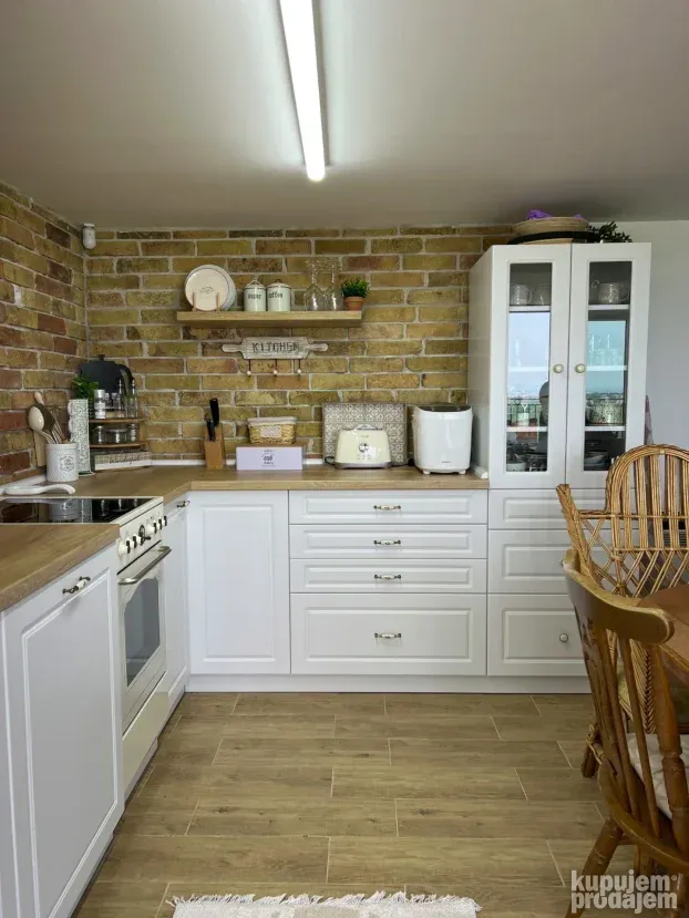 Sremska Kamenica, 3.0 trosobna, 165 m²