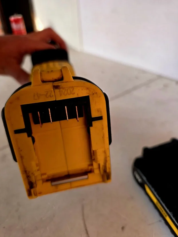 Dewalt DCS 369,aku lisicarka 18v,'24,bat.1x3ah,kofer