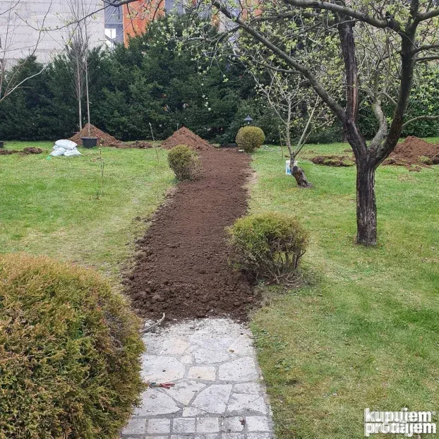 Mini bager usluga kopanja i planiranja zemlje