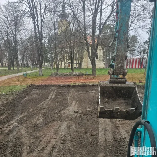 Mini bager usluga kopanja i planiranja zemlje