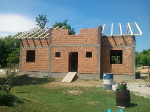 Siva faza gradnje kuce, gruba gradnja kuca, Novi Sad
