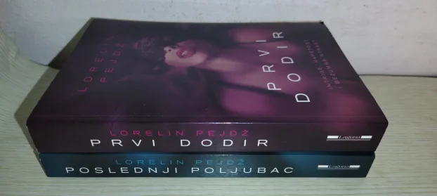 Prvi dodir + Poslednji poljubac / Lorelin Pejdž