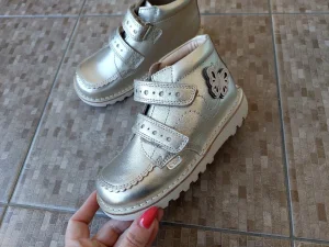 Nove KICKERS cipele za devojcicu broj 29