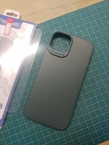 iPhone 15 6.1 Silikonska Futrola i Staklo