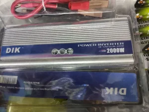DIK inverter / pretvarač napona da 12 na 220v snage 2000W