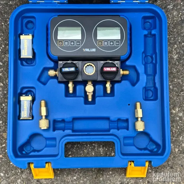 Digitalni manometri u koferu sa crevima i adapterima Value
