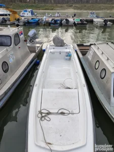 Čamac i Suzuki 20ks