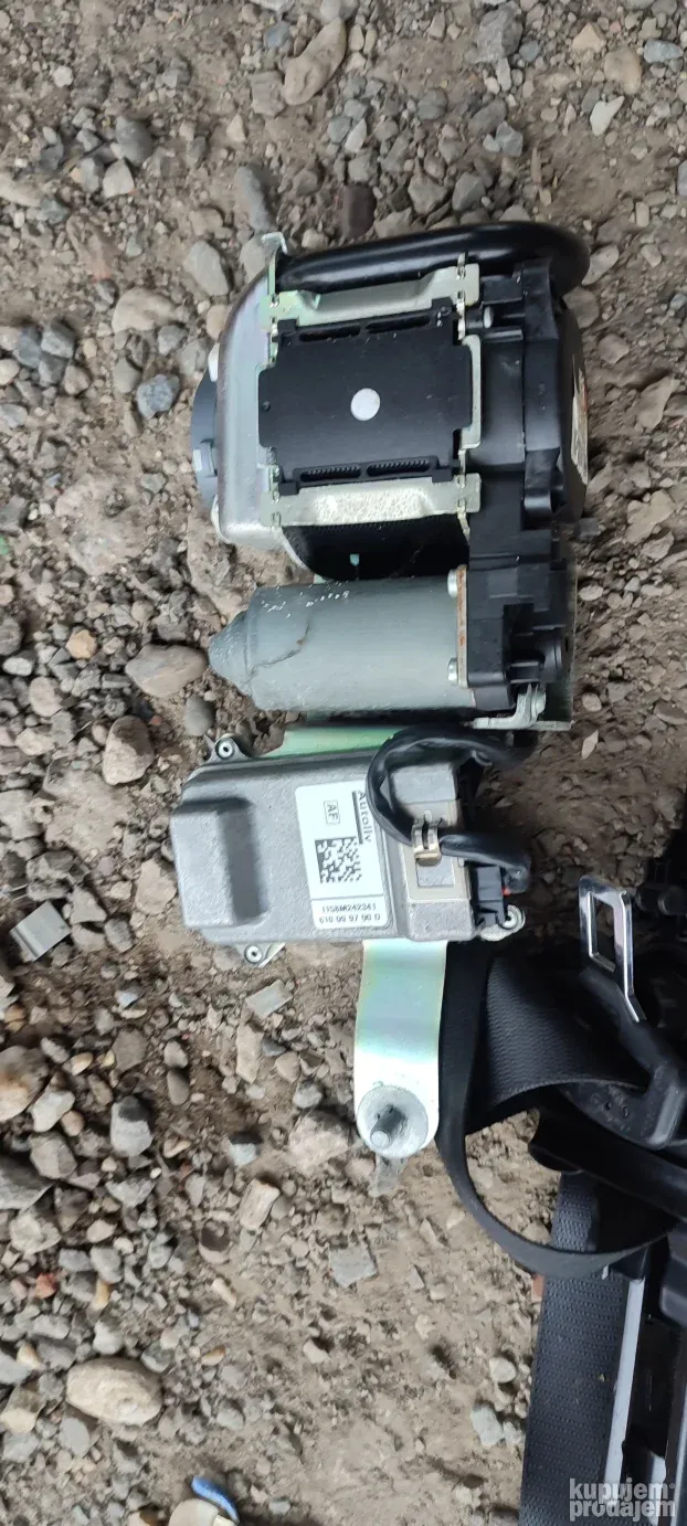 Mercedes W204 C klasa Pojas