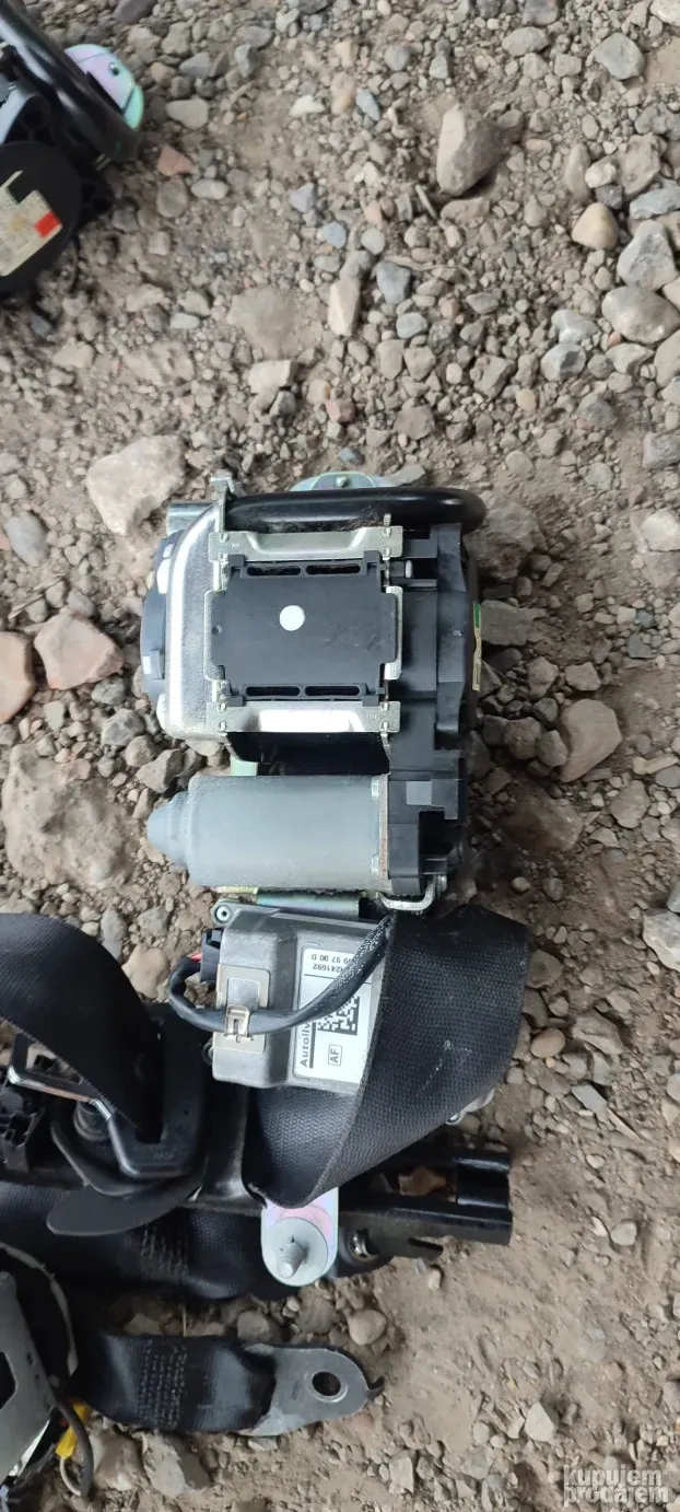 Mercedes W204 C klasa Pojas