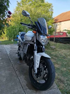 Yamaha FZ6