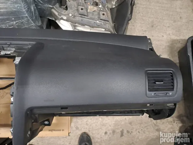 VW Touran 07-15 tabla airbag pojasevi