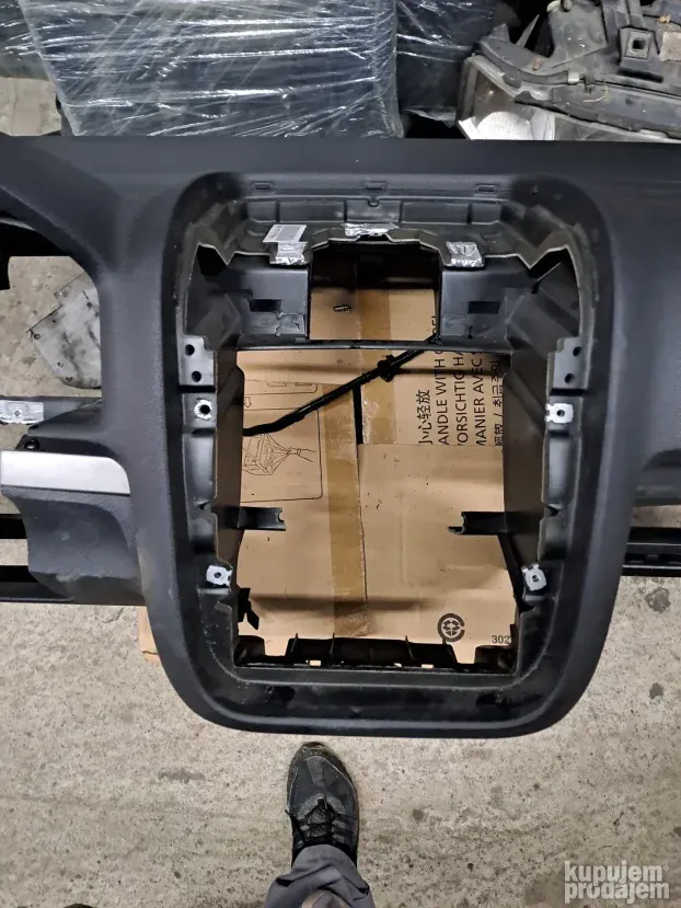 VW Touran 07-15 tabla airbag pojasevi