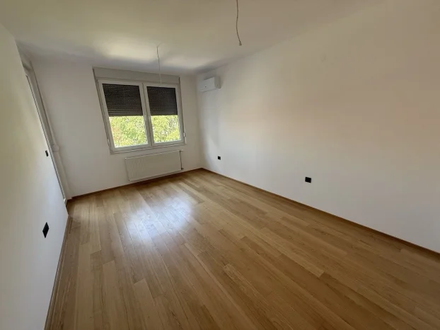 Bulevar Oslobođenja, 4.0 četvorosoban, 94 m²