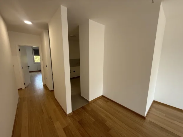 Bulevar Oslobođenja, 4.0 četvorosoban, 94 m²