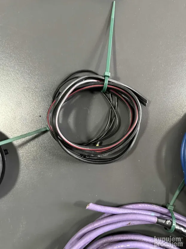 kompletno ozvucenje:zvucnici/skretnice MAGNAT radio KENWOOD