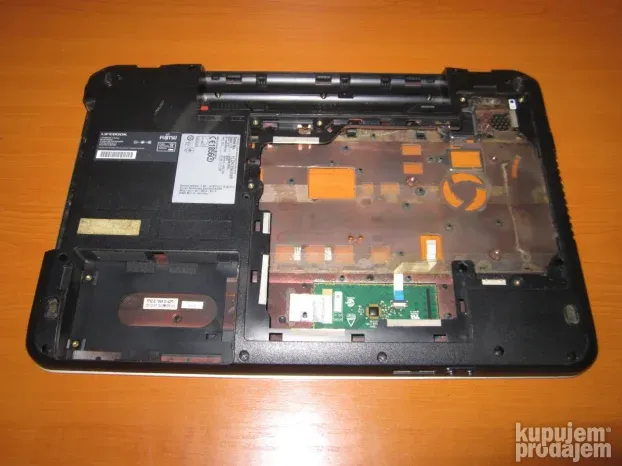 Palmrest + touch za laptop Fujitsu Lifebook AH531