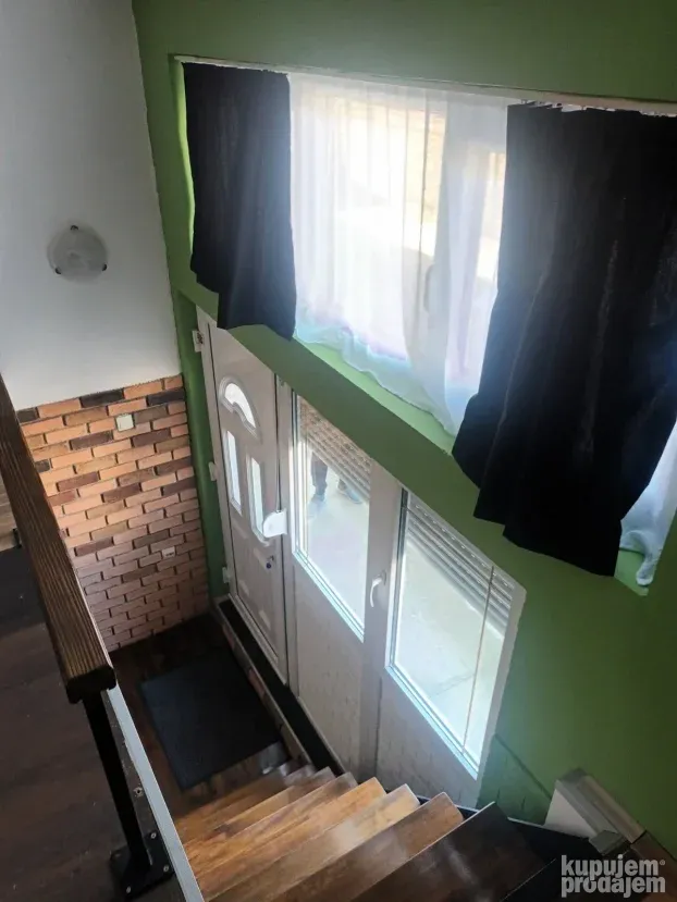 Iznajmljujem stan na Novoj Detelinari 40m2