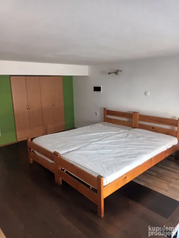 Iznajmljujem stan na Novoj Detelinari 40m2