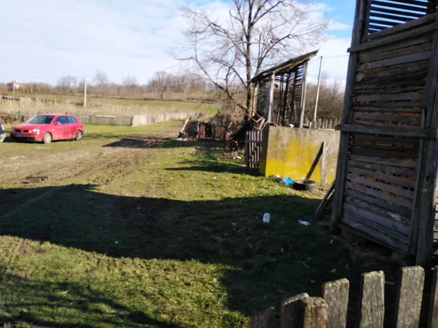 Pravo seosko domacinstvo 6.7h sa ogromnom kolicinom vode