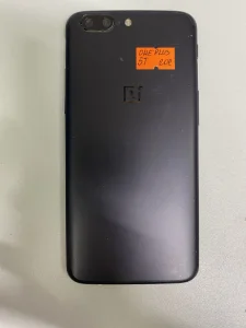 OnePlus 5T Defect telefon za delove