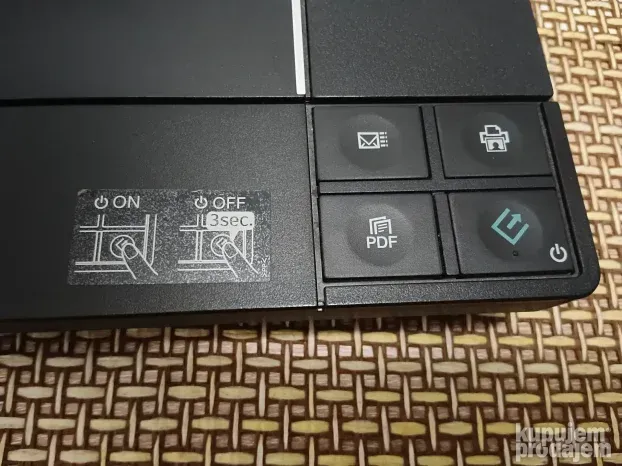 Epson Perfection V33 - Profesionalni A4 skener  9600 dpi.