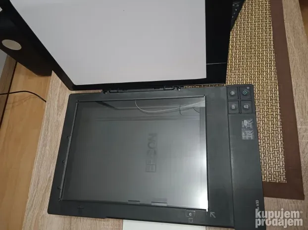 Epson Perfection V33 - Profesionalni A4 skener  9600 dpi.