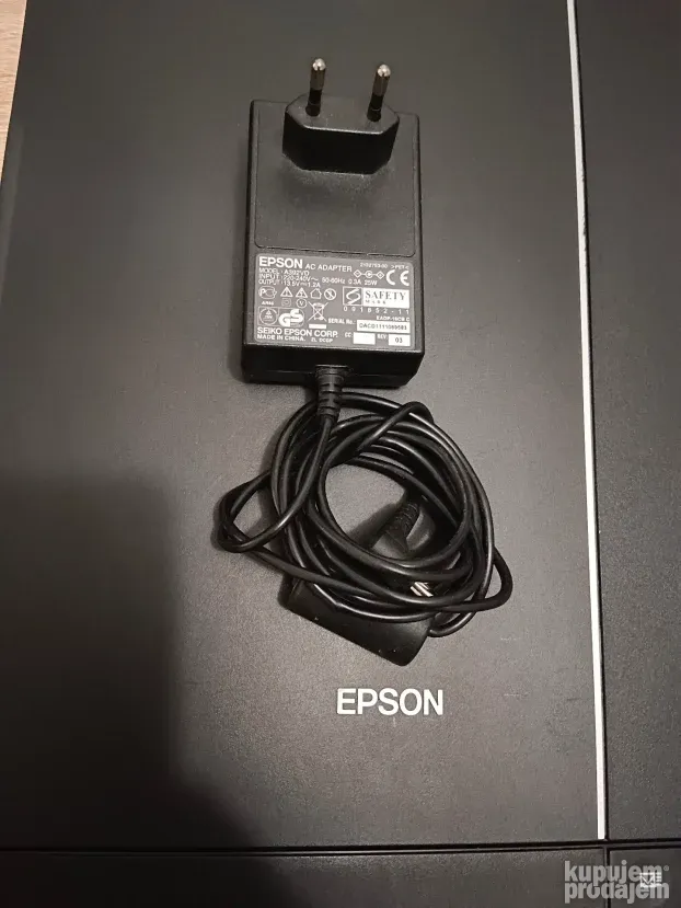 Epson Perfection V33 - Profesionalni A4 skener  9600 dpi.
