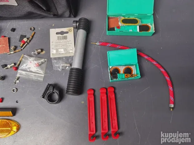 TCM torba za bicikl + SET za popravku
