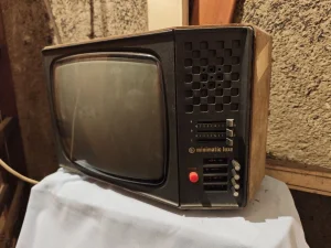EI Minimatic Luks stati televizor