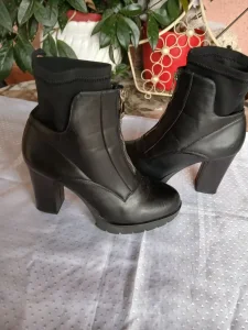 Predivne kao nove vel 40 ug 25,5